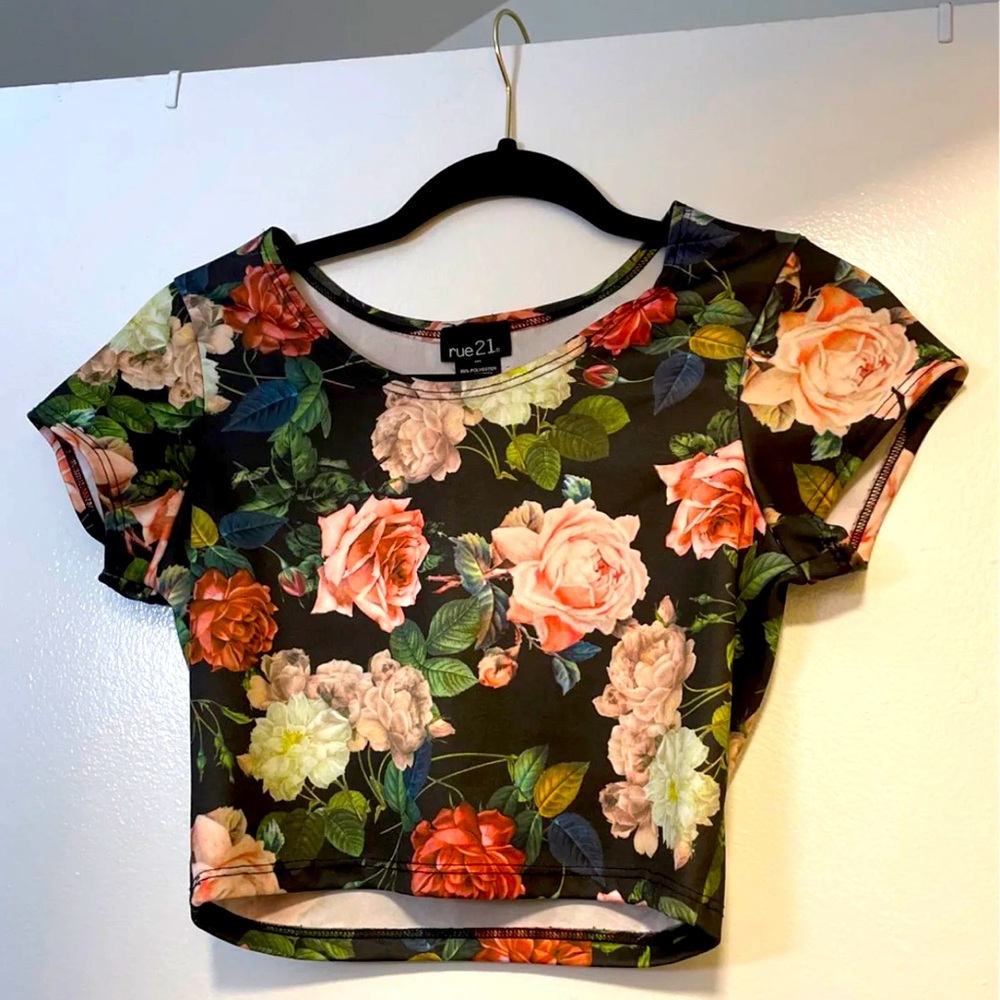 Rue 21 Floral Crop Top